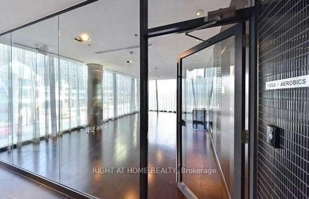 28 TED ROGERS Way Unit 3302 photo 16