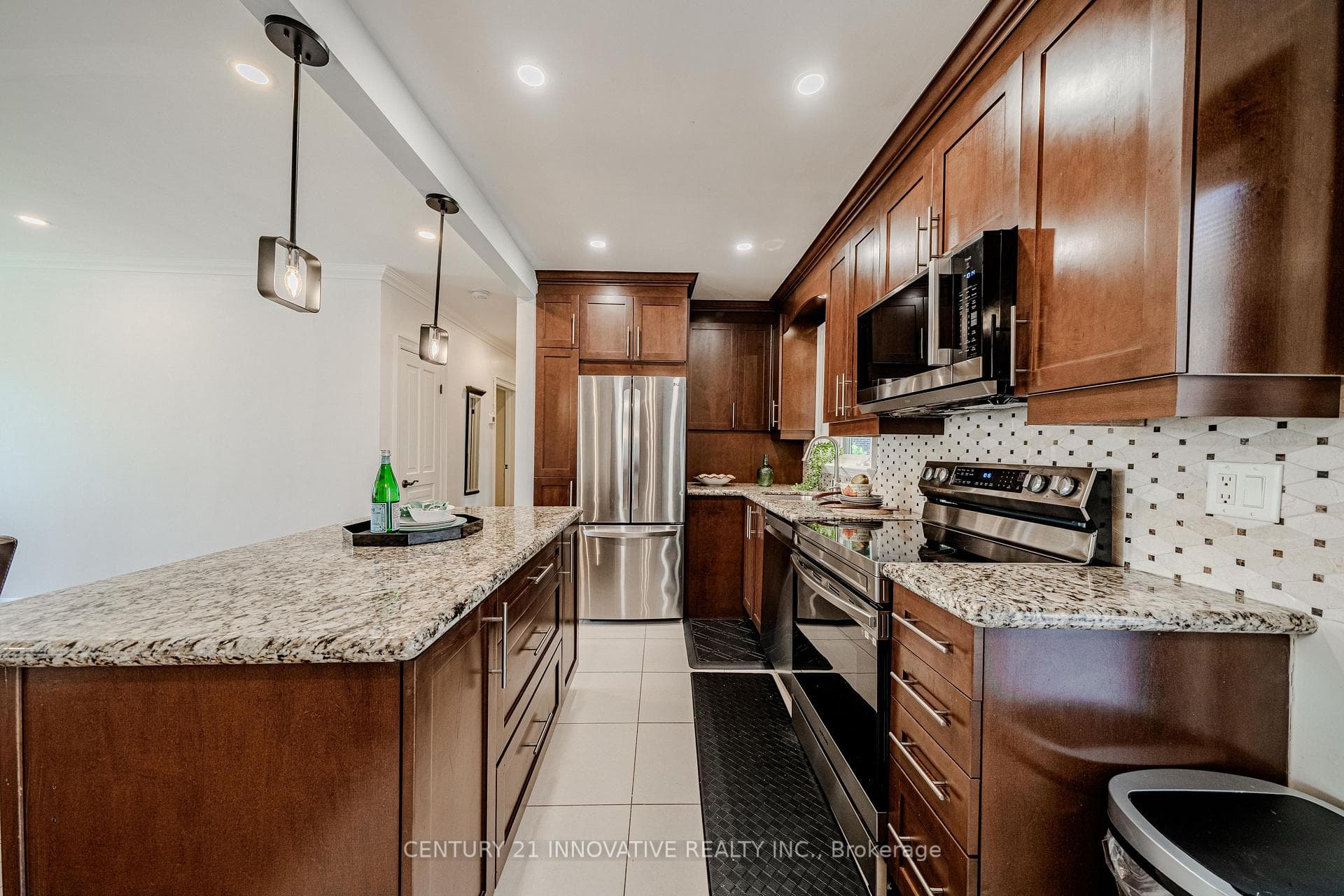 60 Dorking Crescent photo 12