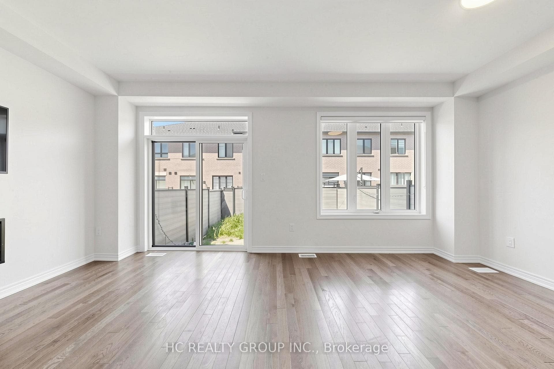 8 Hewison Avenue photo 6