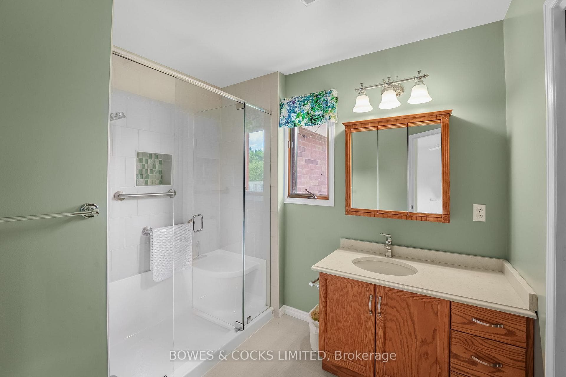28 Elliott Drive photo 21