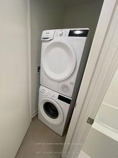 859 The Queensway N/A Unit 315 photo 6