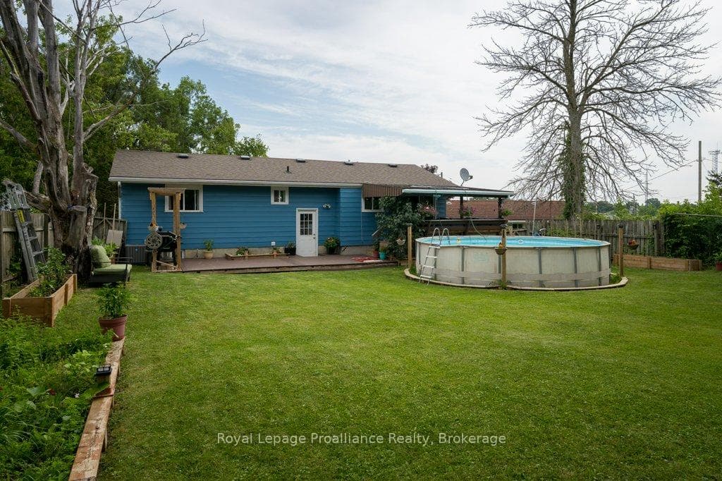 92 Wallbridge Crescent photo 41