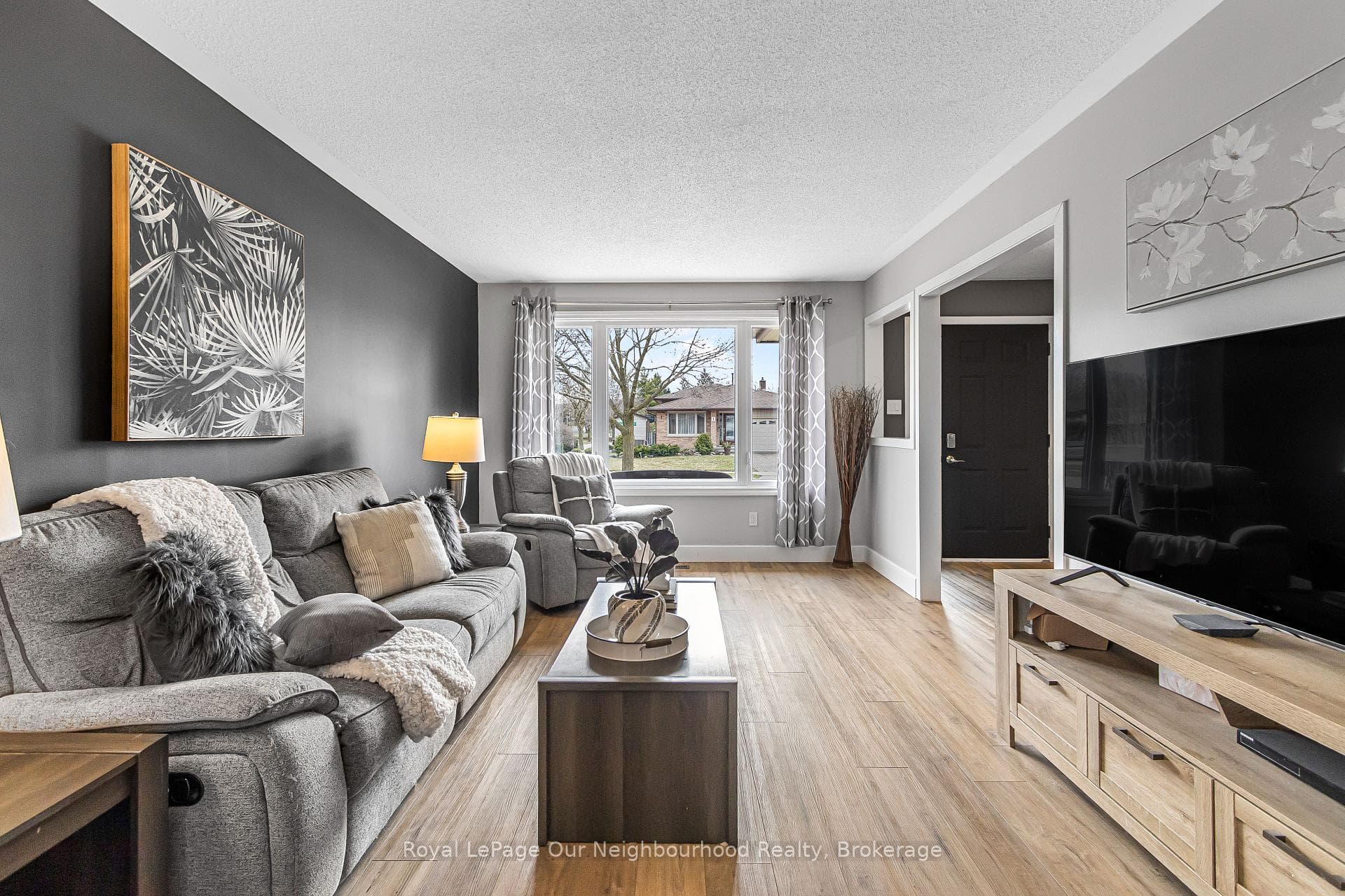 2 Woodfern Road photo 7