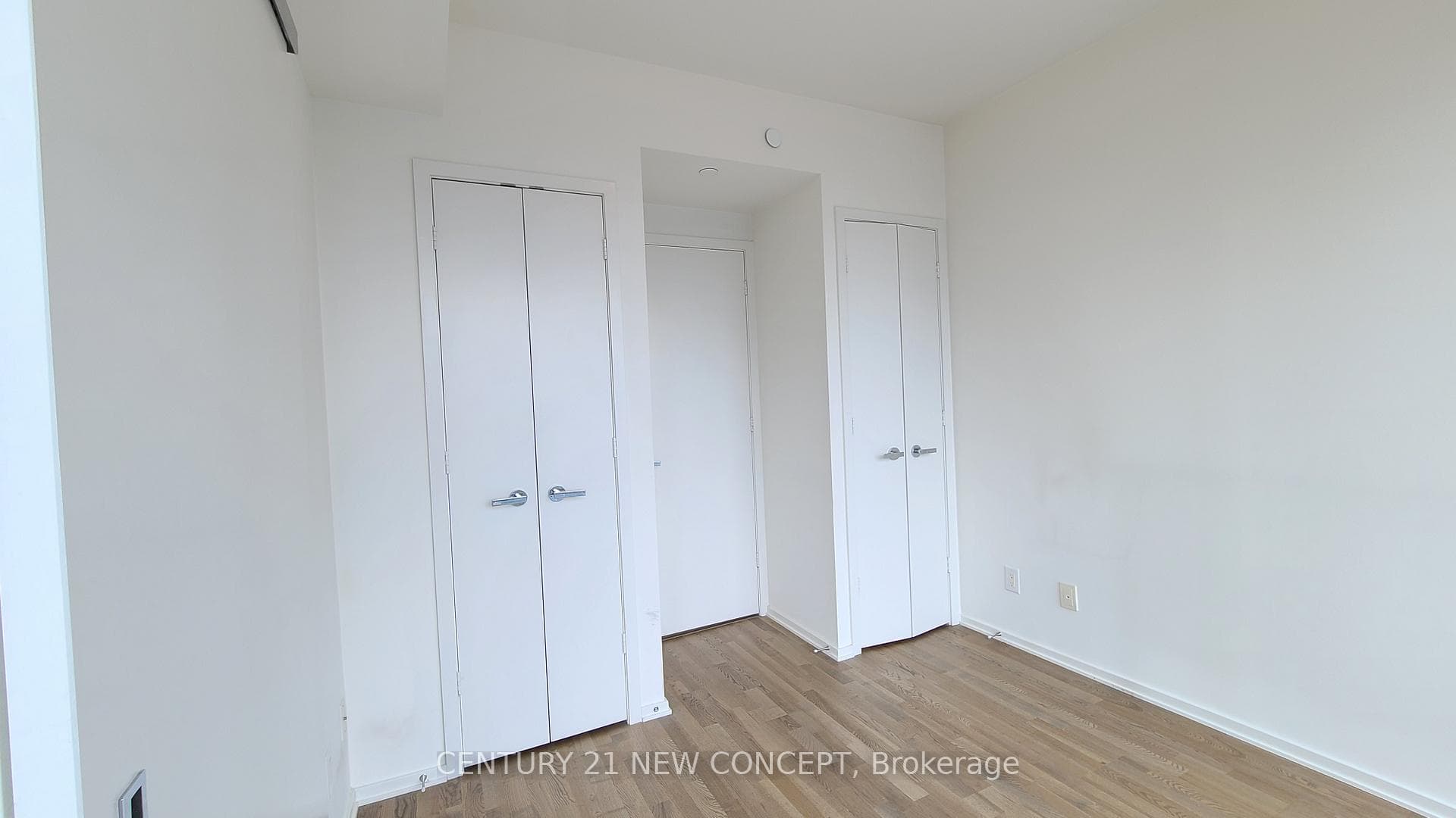 1 Bloor Street Unit 2107 photo 9