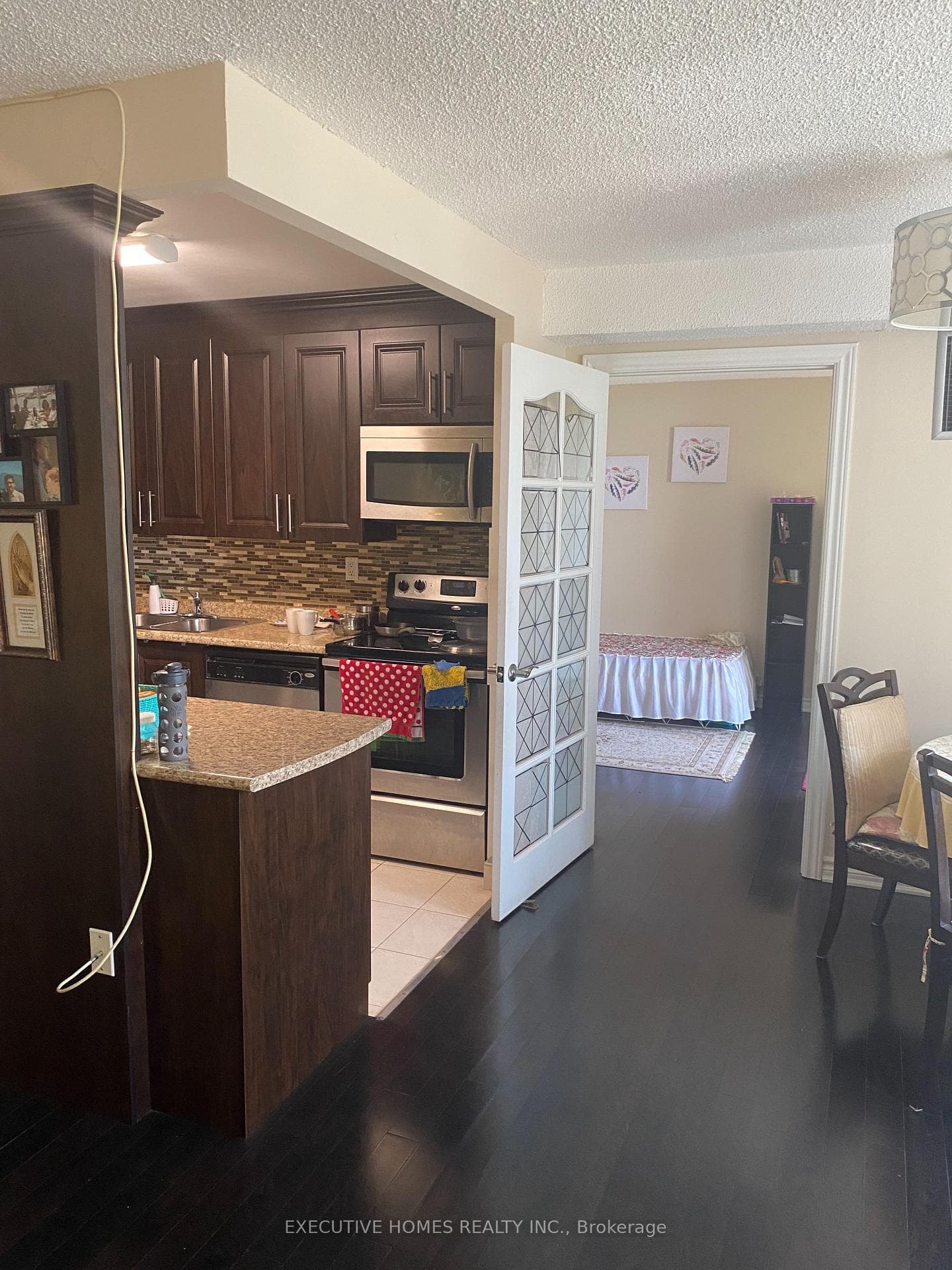 3590 Kaneff Crescent Unit 1502 photo 8