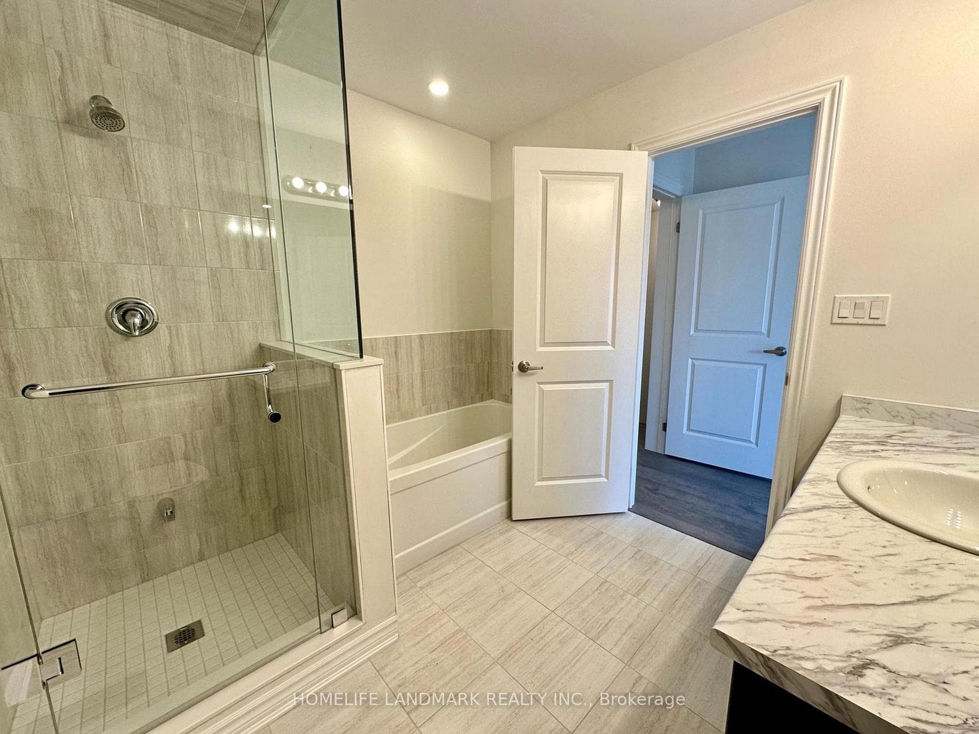 10 SAPPHIRE Way photo 28