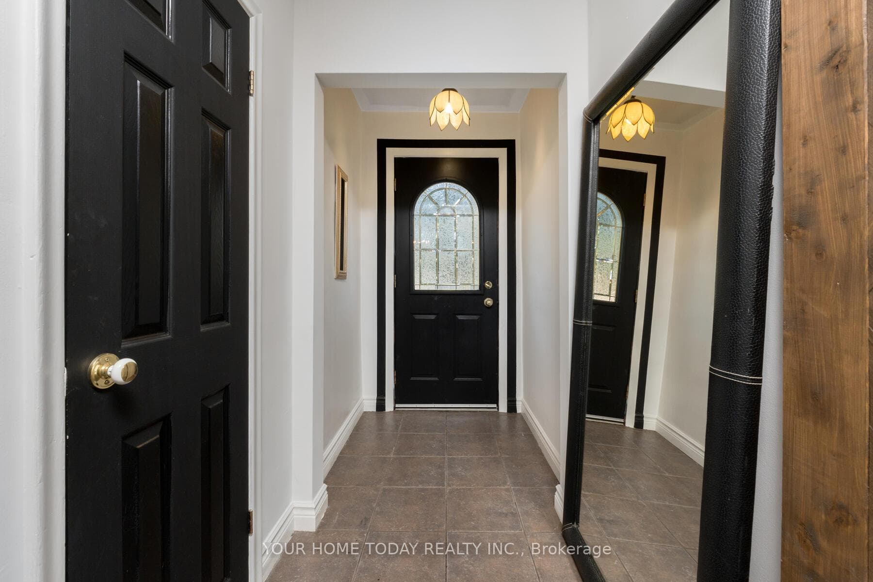 30 Hewson Crescent photo 4