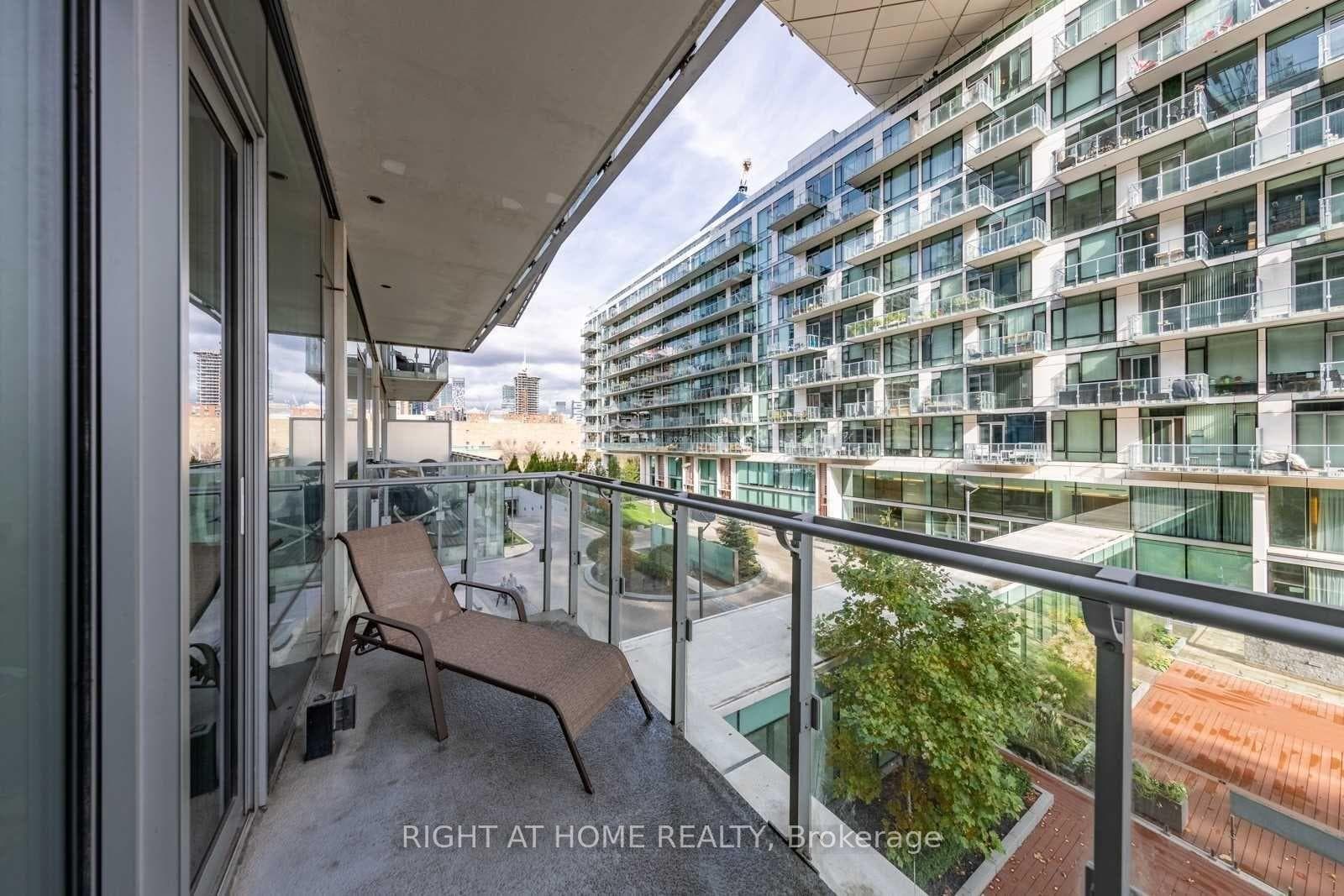 39 Queens Quay Unit 321 photo 10