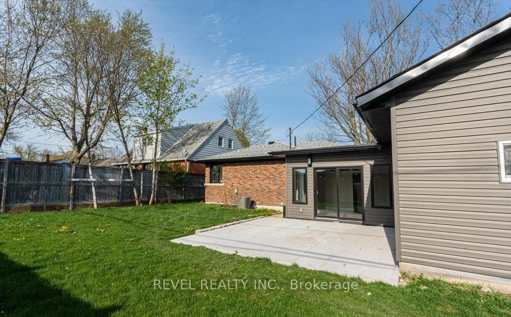 71 Diffin Drive photo 38