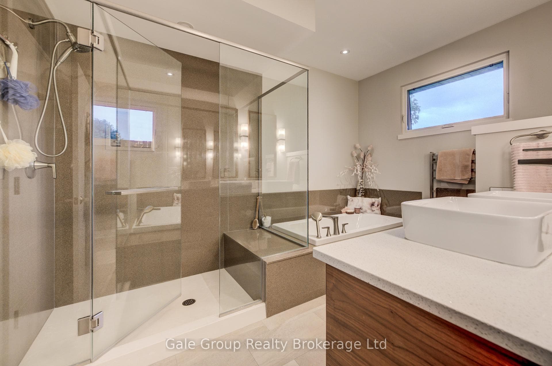 8 Pittock Park Road photo 24