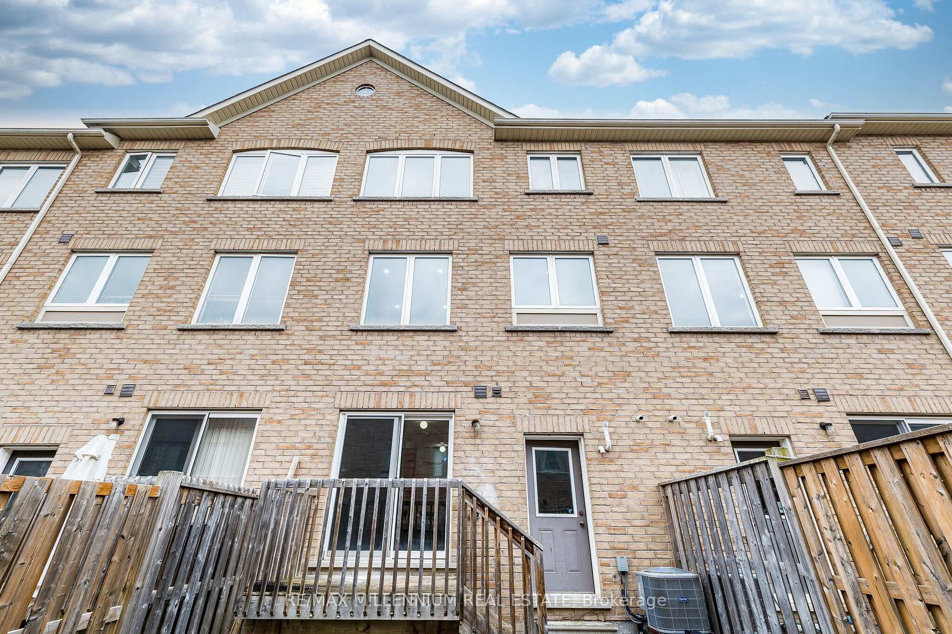 22 Magdalene Crescent photo 49