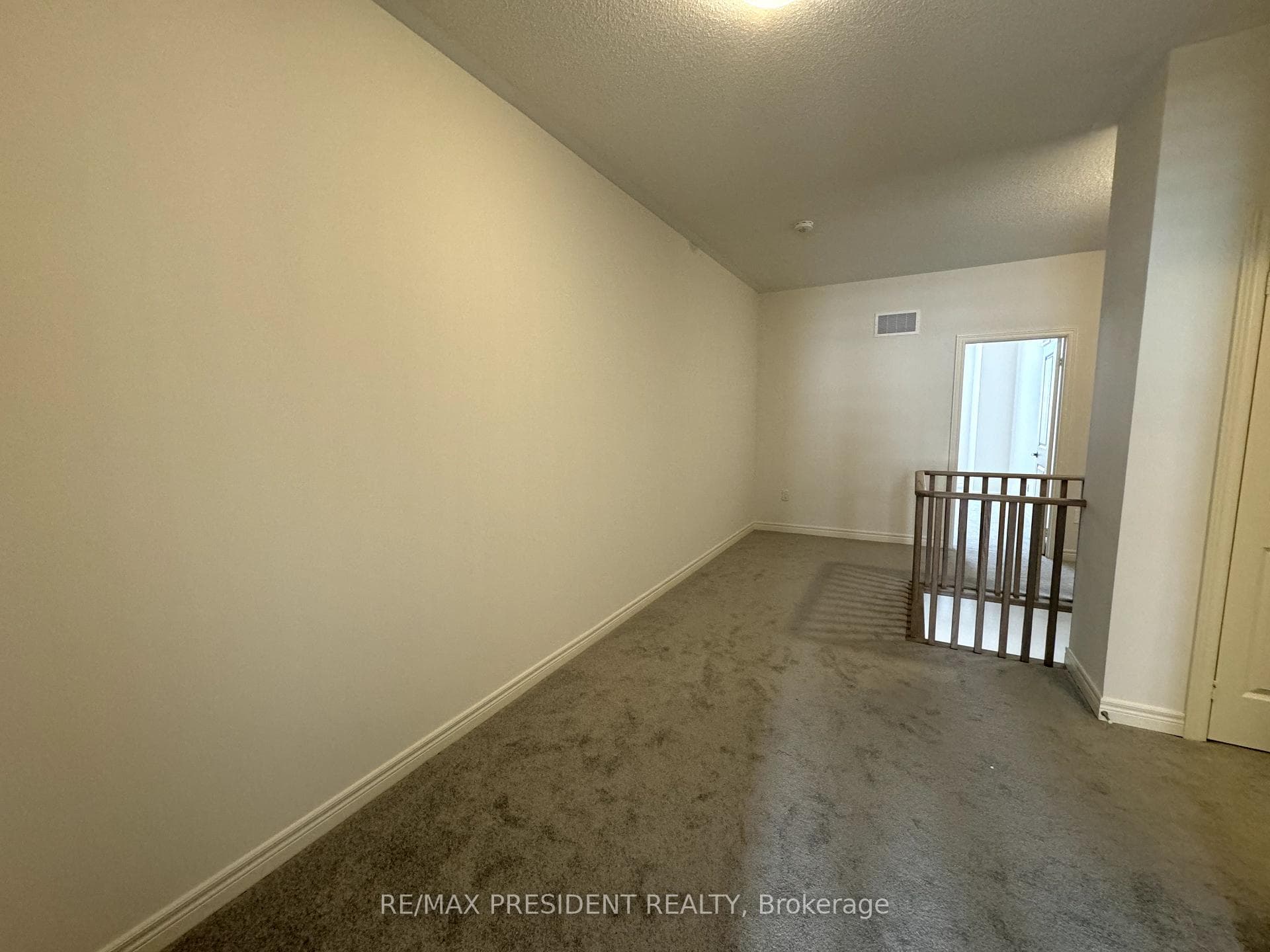 45 Gledhill Crescent photo 5
