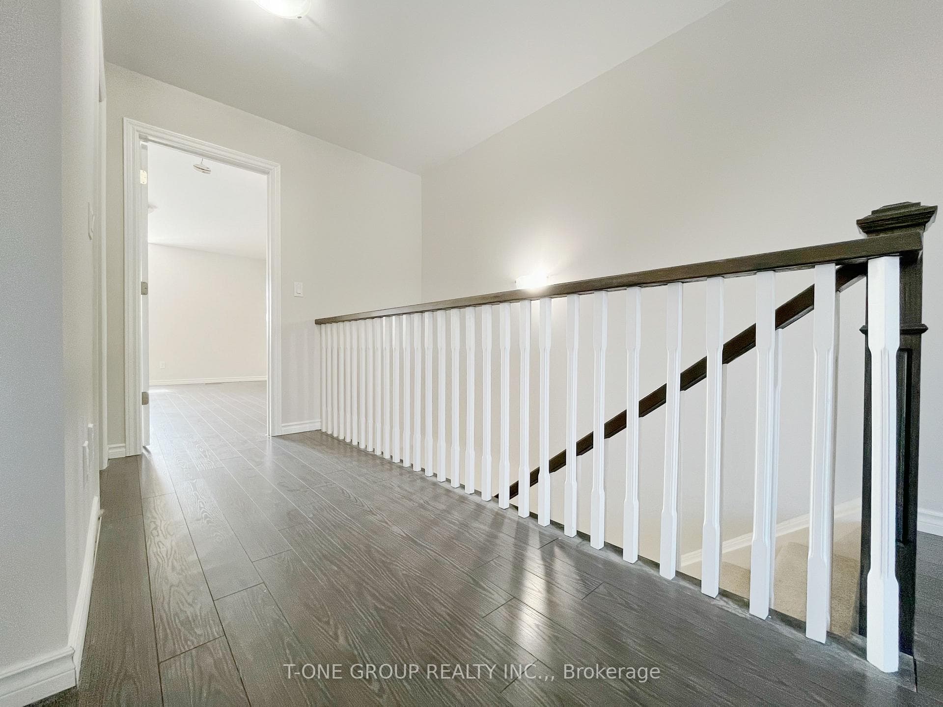 206C Finch Avenue photo 8
