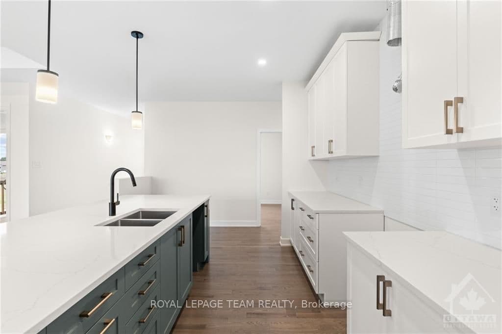 206 CASSIDY Crescent photo 14