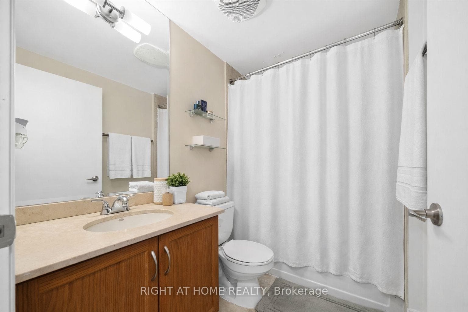 438 King Street Unit 609 photo 8