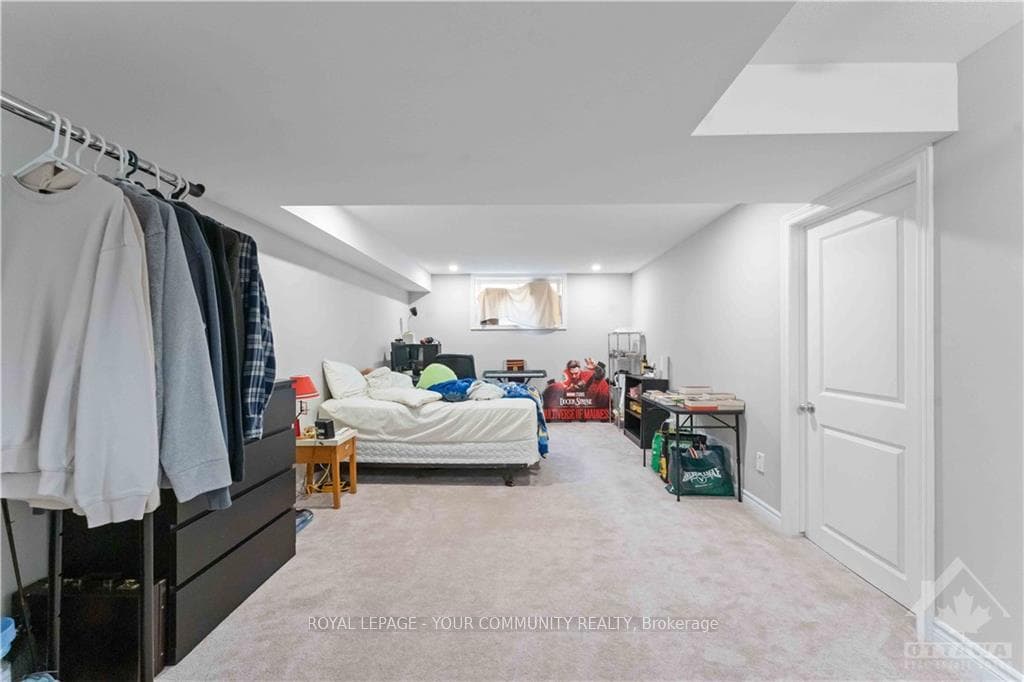545 HYSSOP Street photo 21