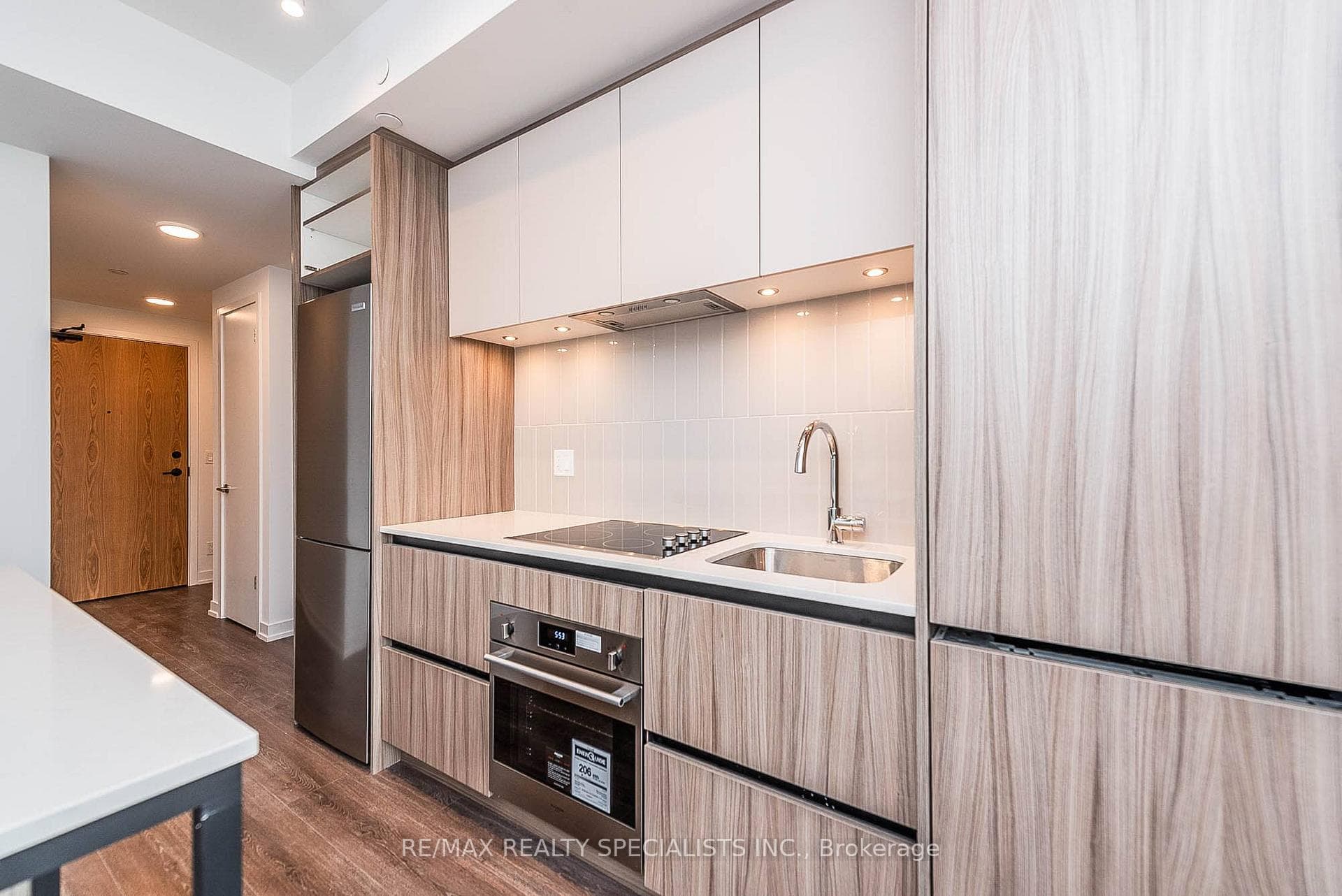 8 Beverly Glen Boulevard Unit 202 photo 9