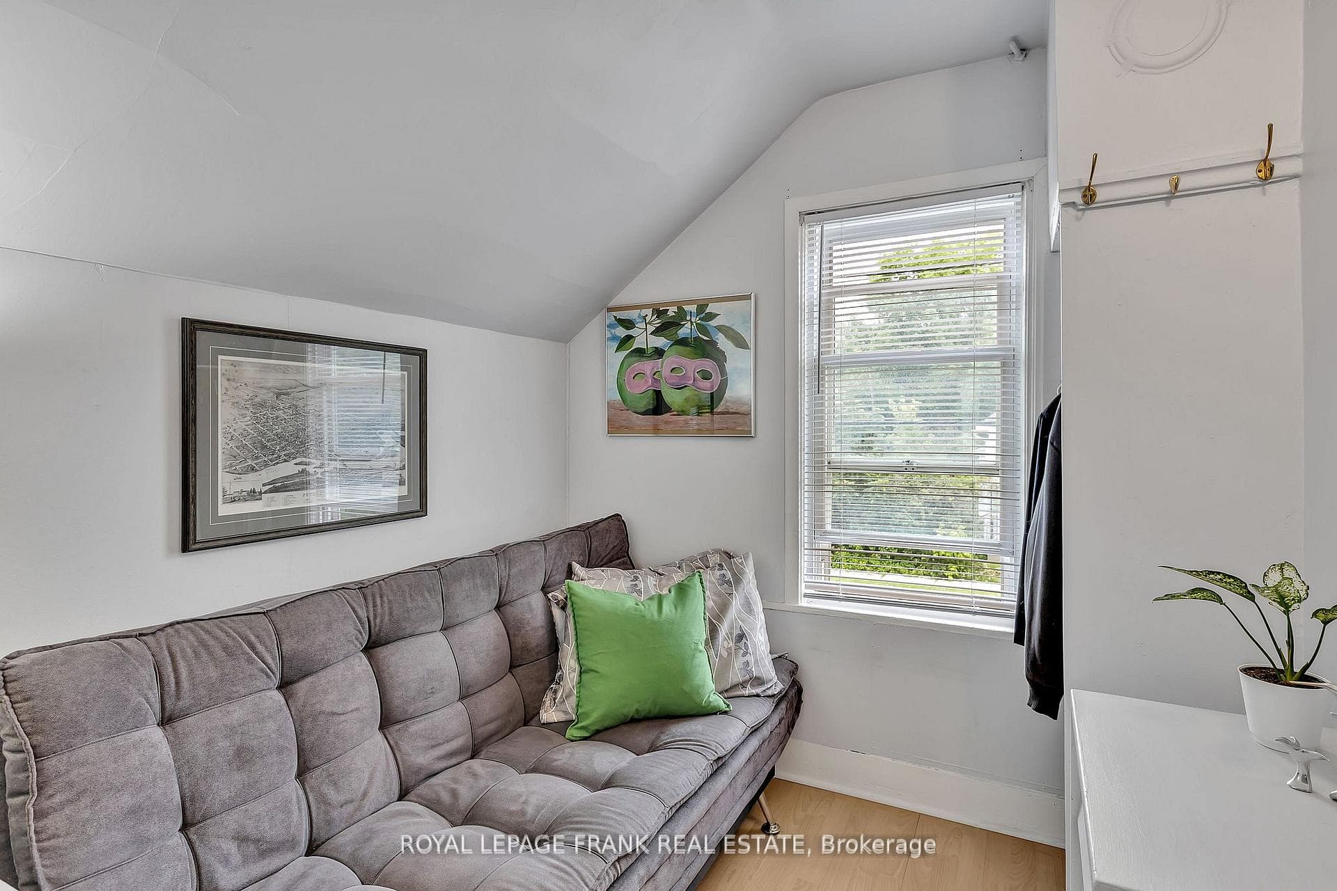 715 Chamberlain Street photo 22