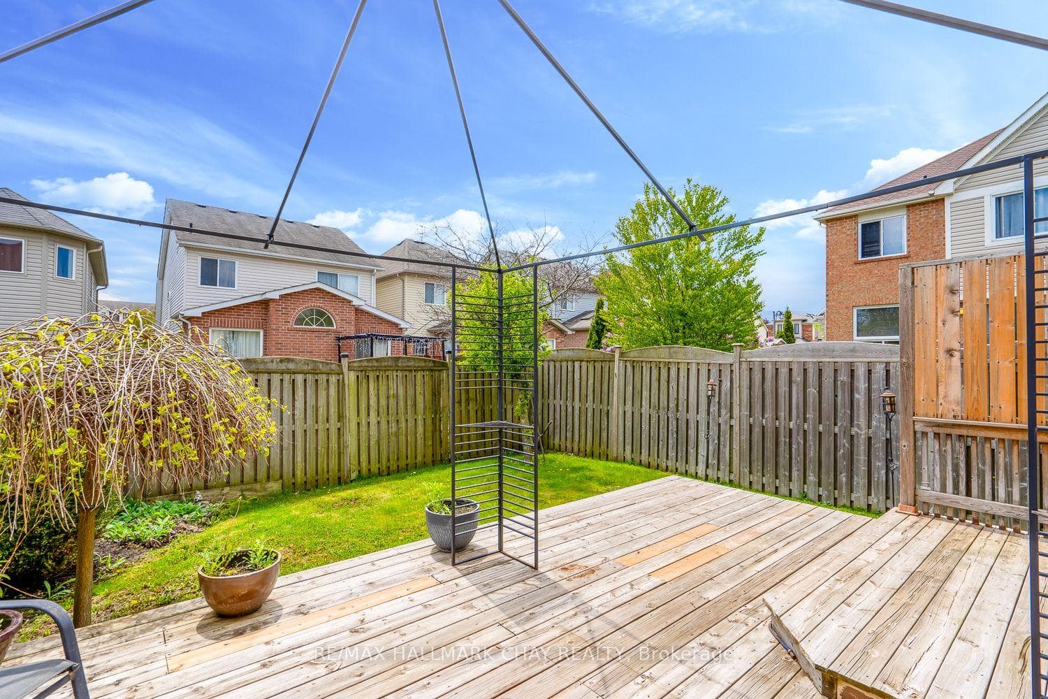 17 Presley Crescent photo 3