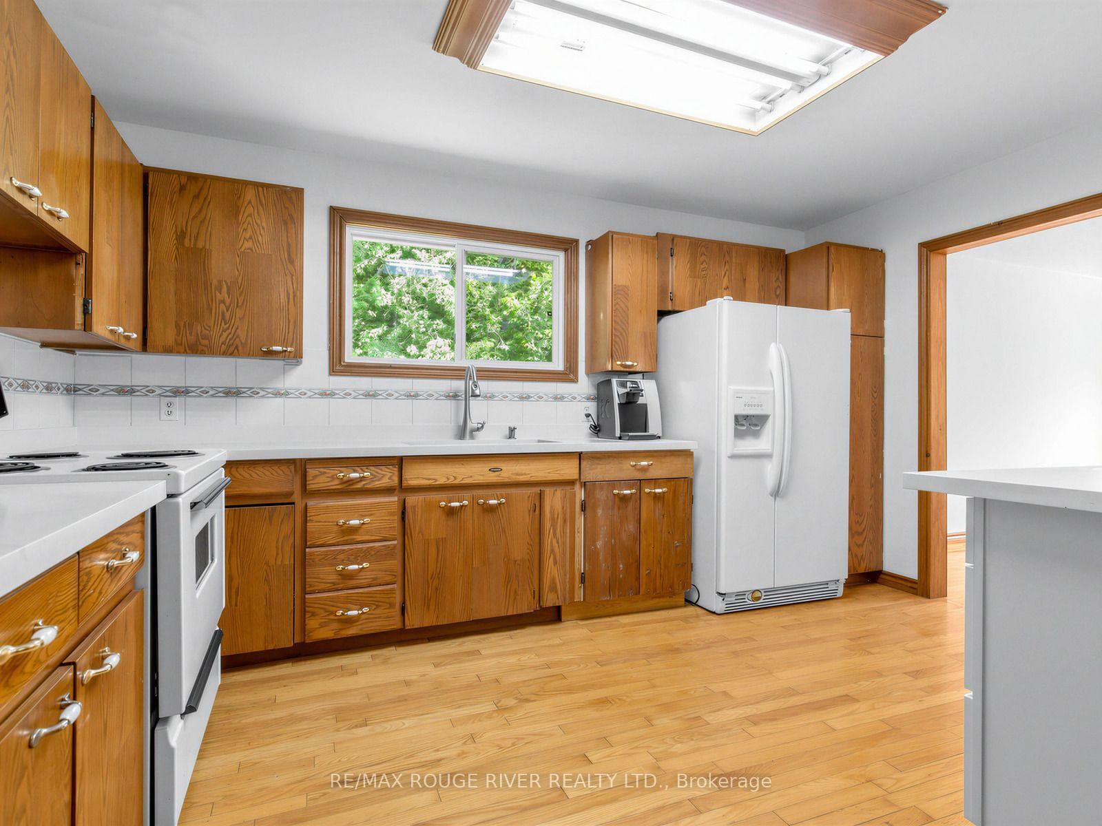 555247 Mono-Amaranth Townline photo 9