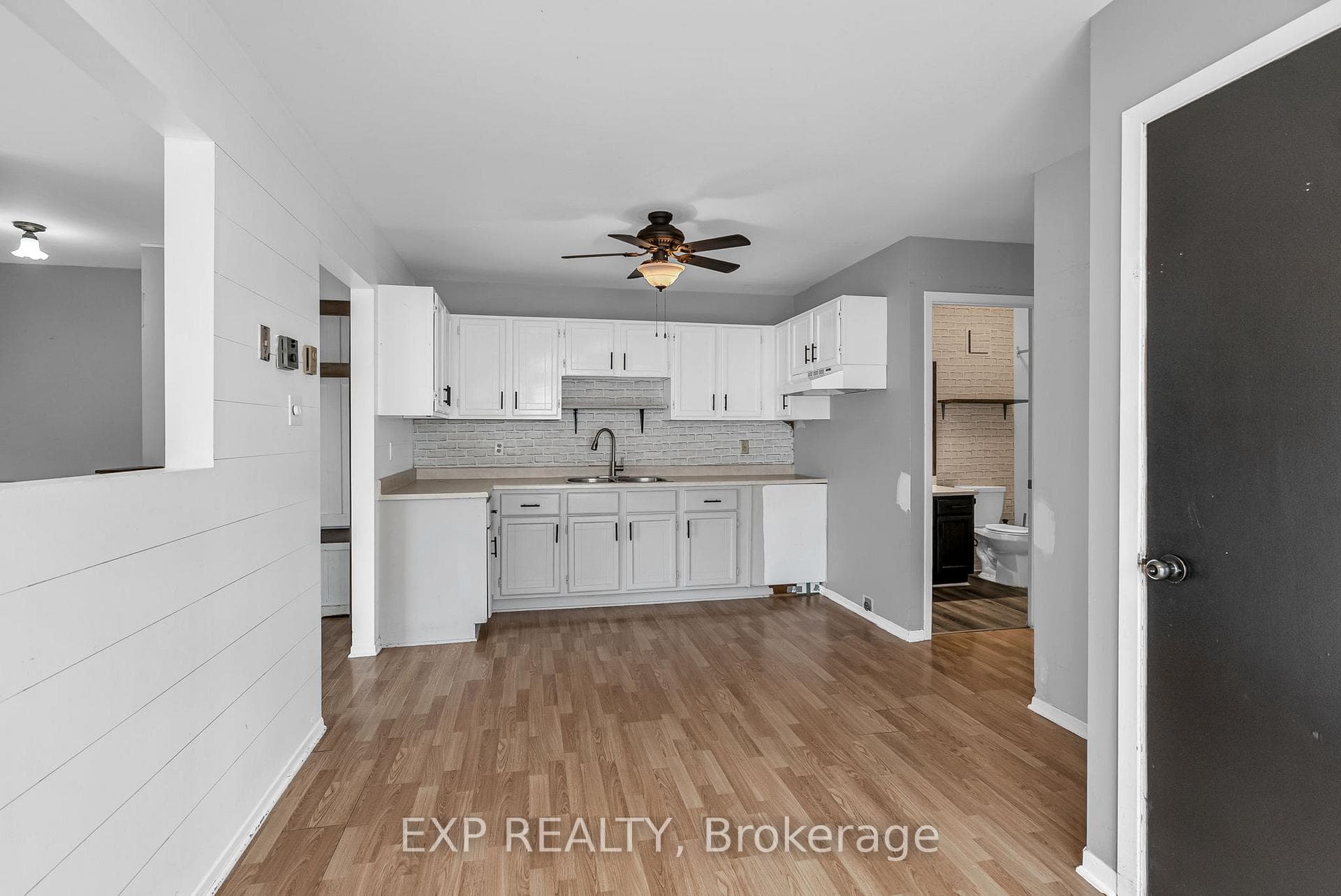 1820 Elgin Street photo 8