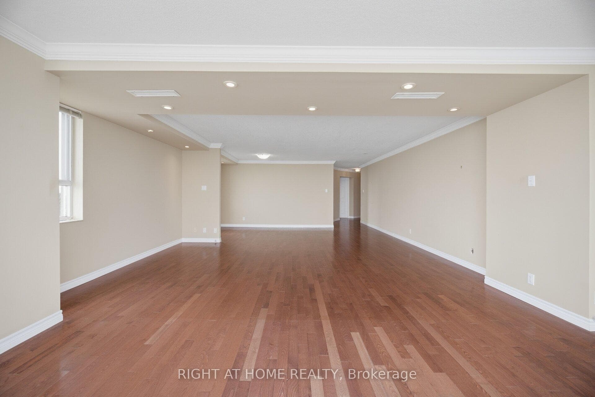 5280 Lakeshore Road Unit 1104 photo 17