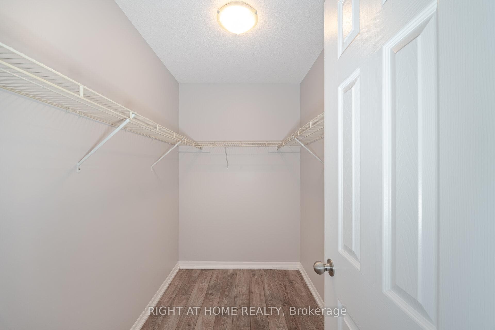 129 Green Gate Boulevard photo 22