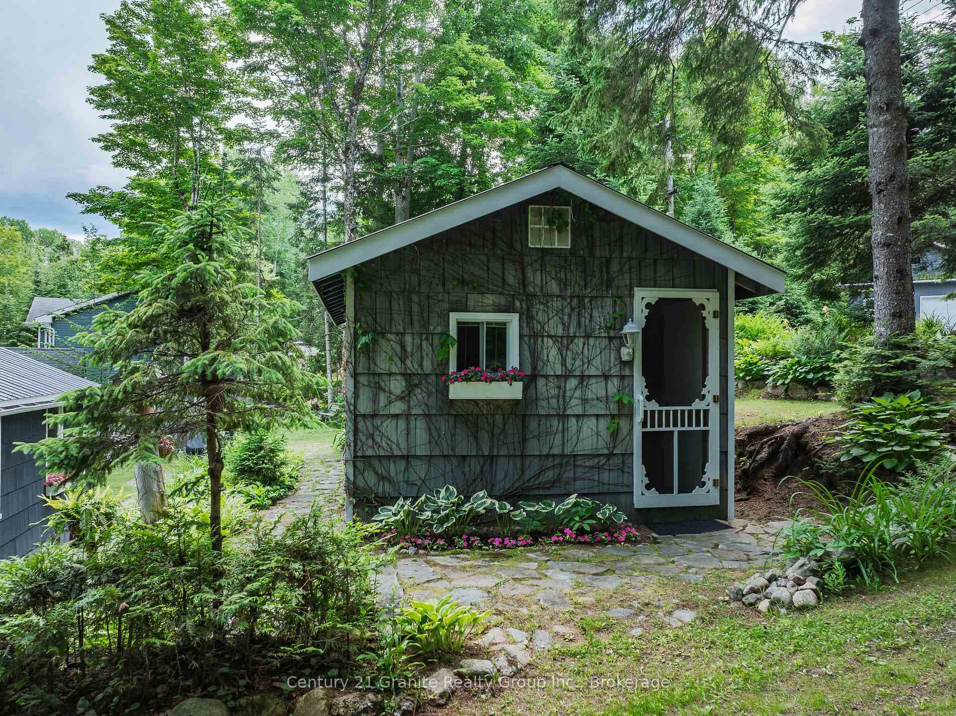 1528 Dignan Road photo 32