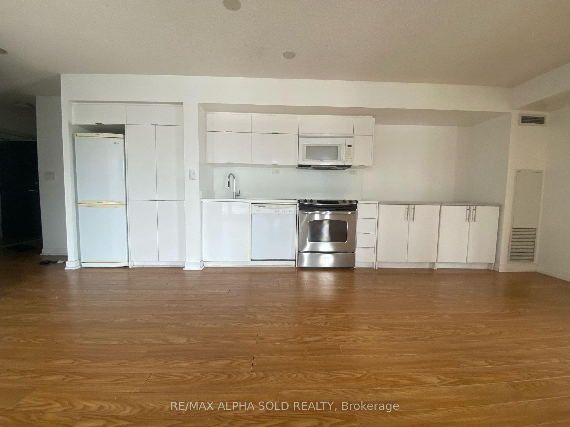 151 Dan Leckie Way Unit 316 photo 5