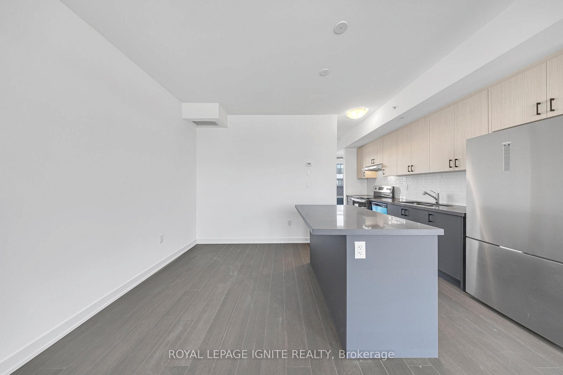 188 Angus Drive Unit 14 photo 11