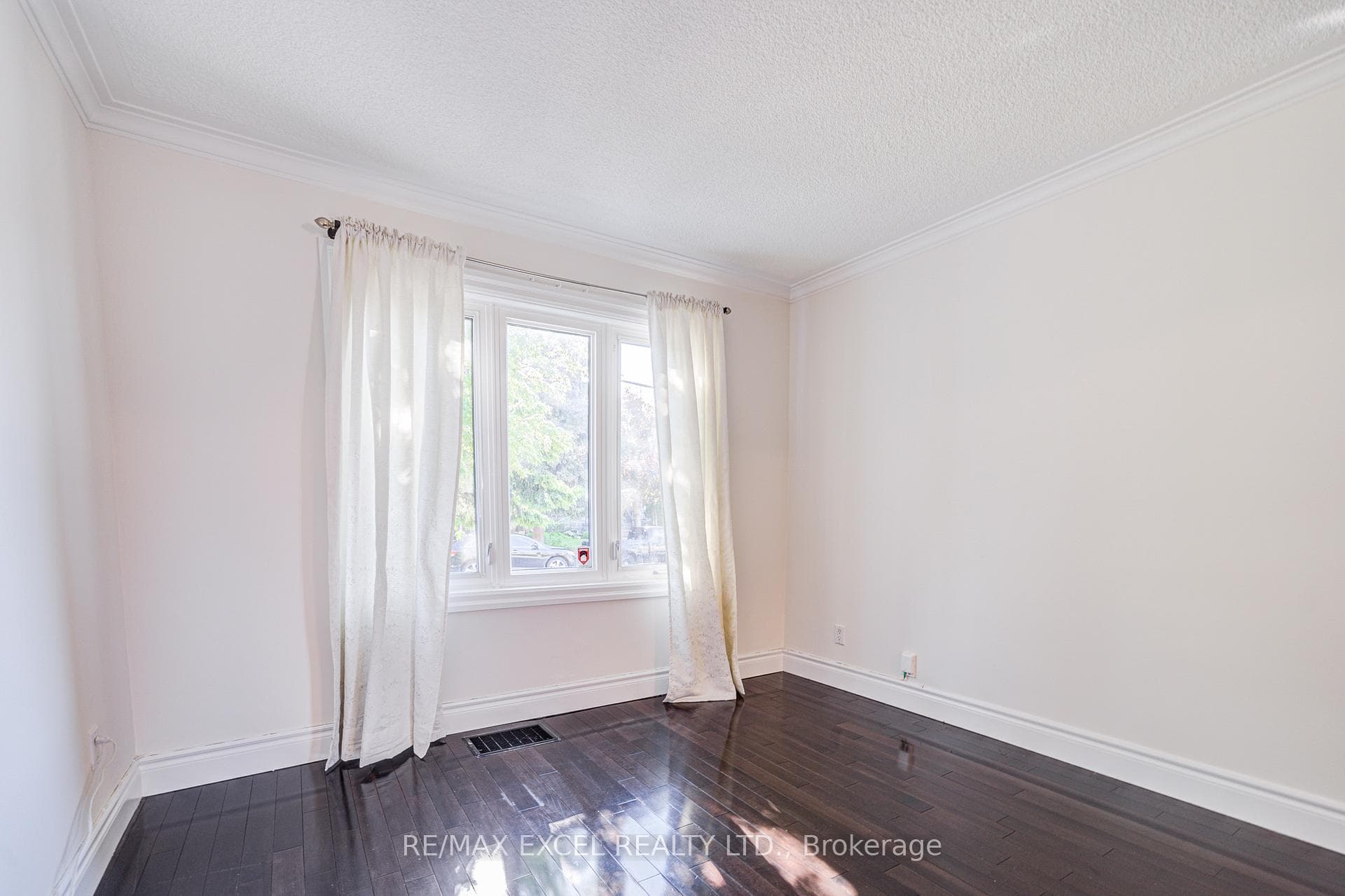 523 Delaware Avenue photo 5