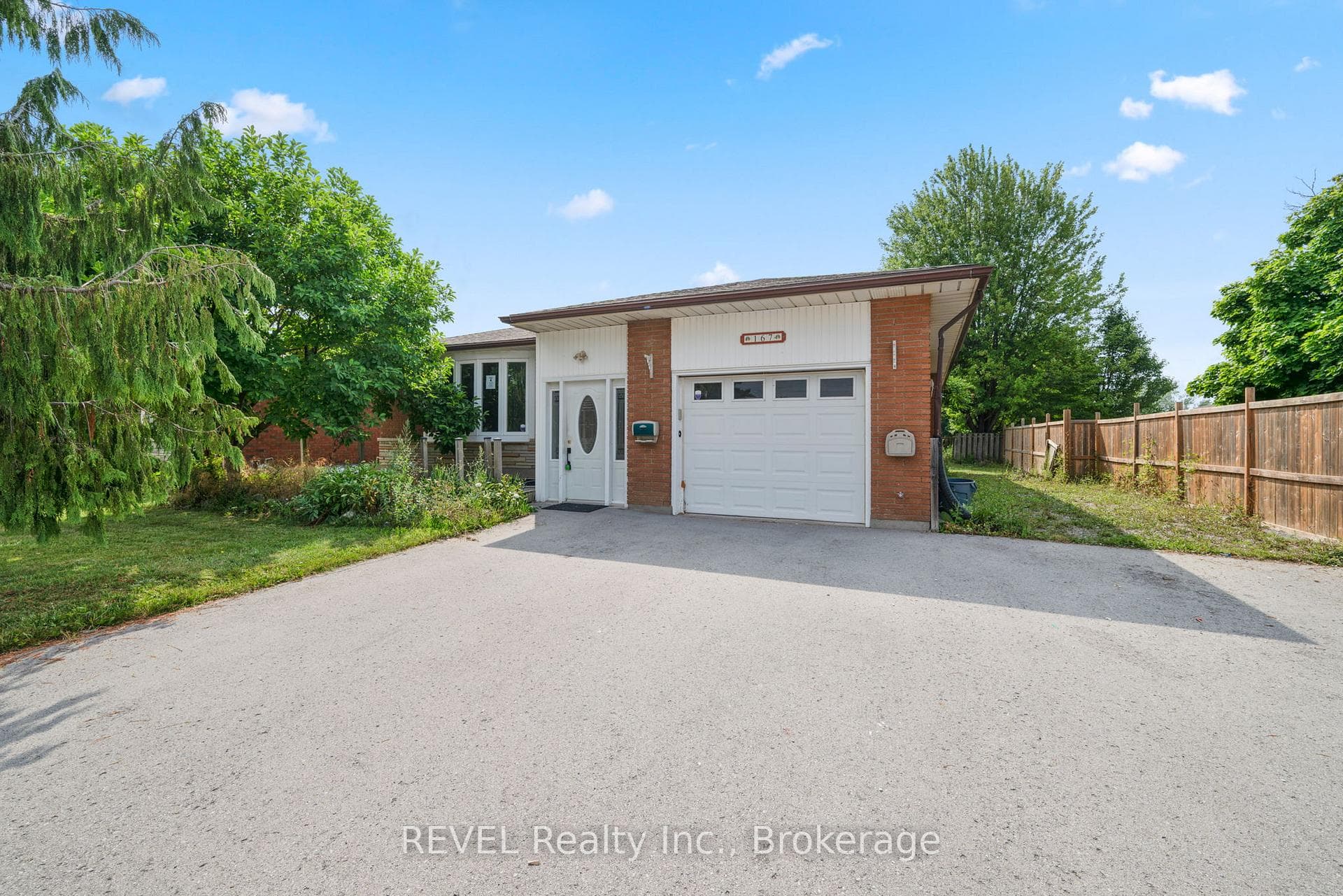 167 Wellington Street photo 1