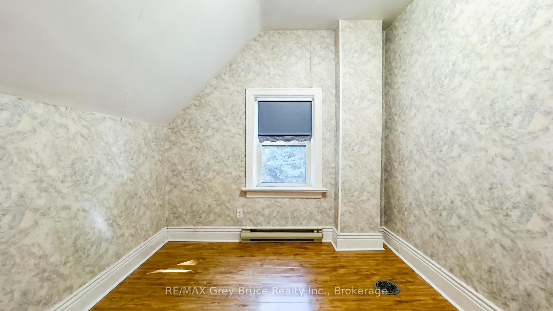 68 2ND Street photo 29