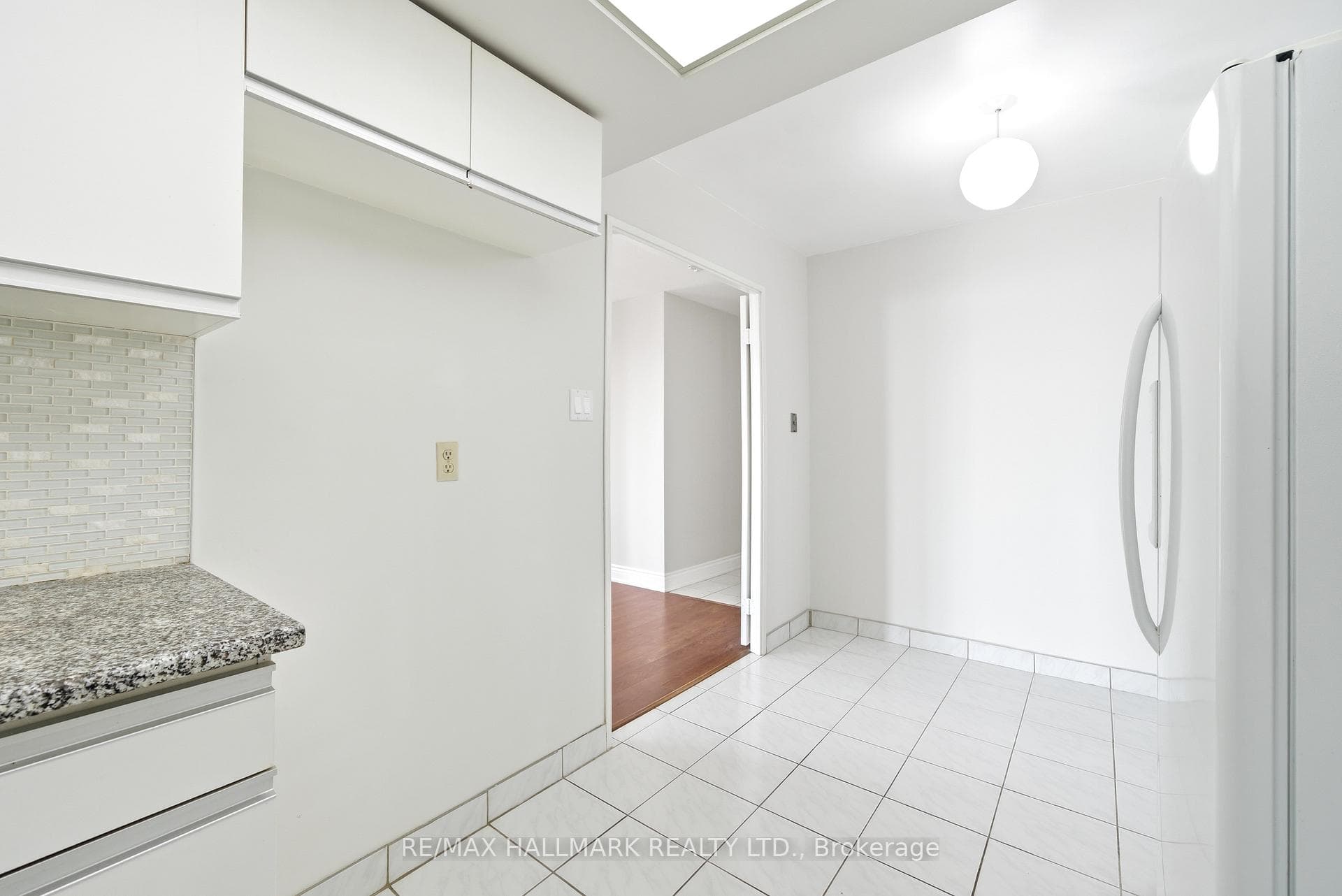 215 Wynford Drive Unit 2002 photo 15