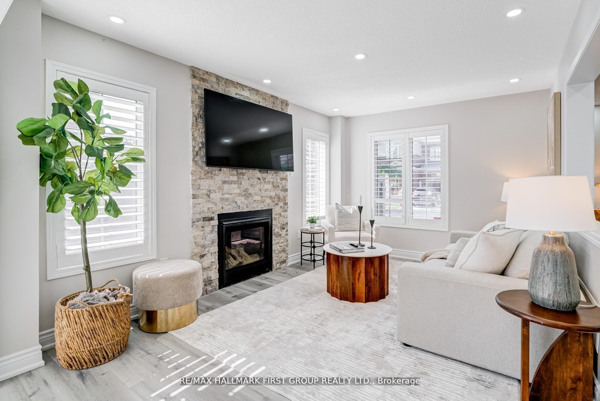 35 Elliottglen Drive photo 14