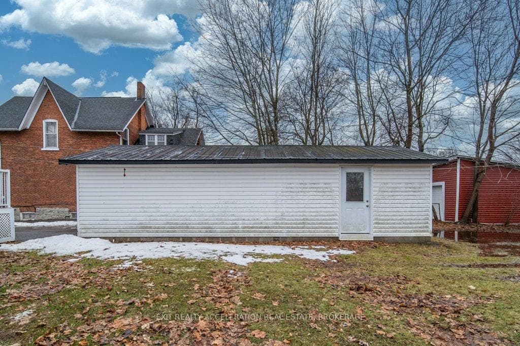 236 East Street photo 37