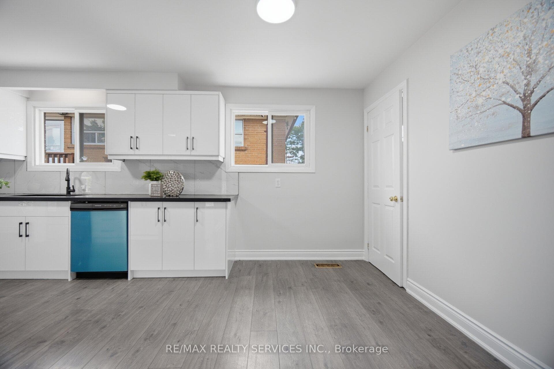 7493 Netherwood Road photo 18
