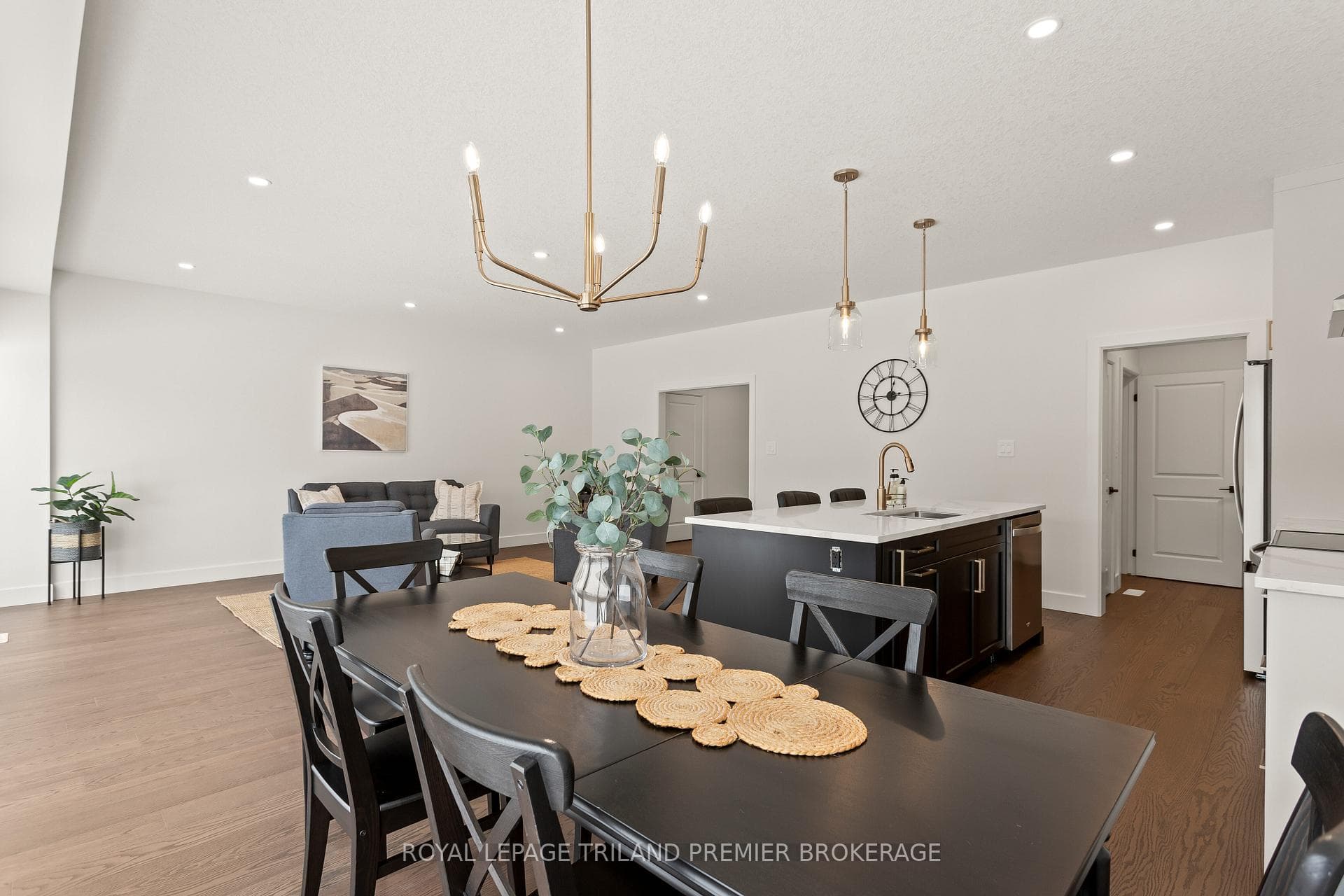 4375 SAGEBRUSH Crescent photo 19