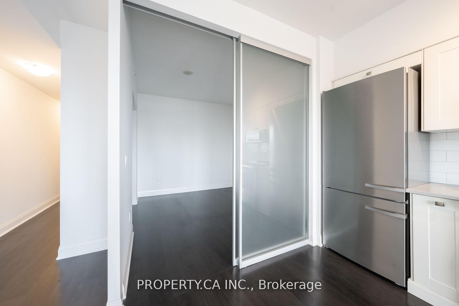 160 Vanderhoof Avenue Unit 601 photo 8