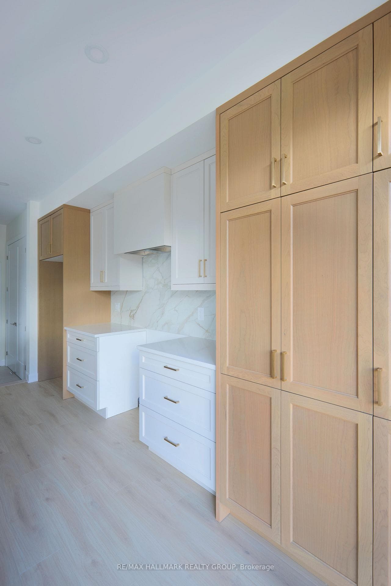 Images are to showcase builder finishes only.