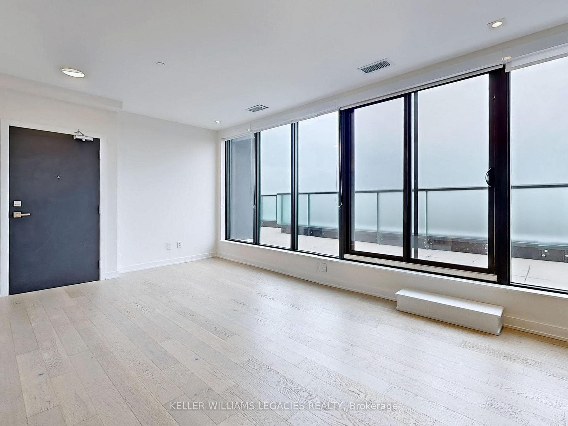 840 St. Clair Avenue Unit 901 photo 6