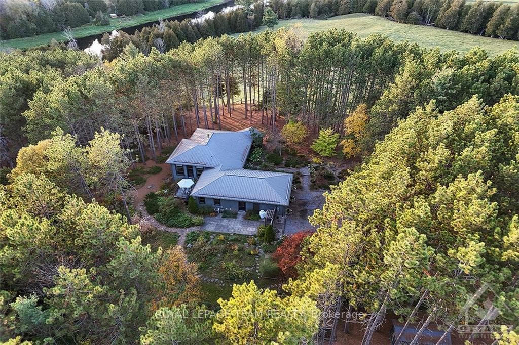 589 MOUNTAINVIEW Road photo 2