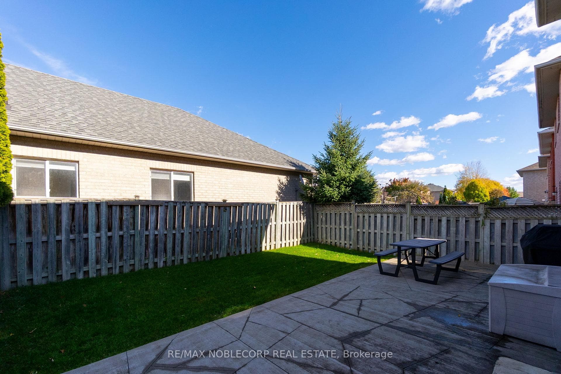 92 Water Garden Lane photo 37