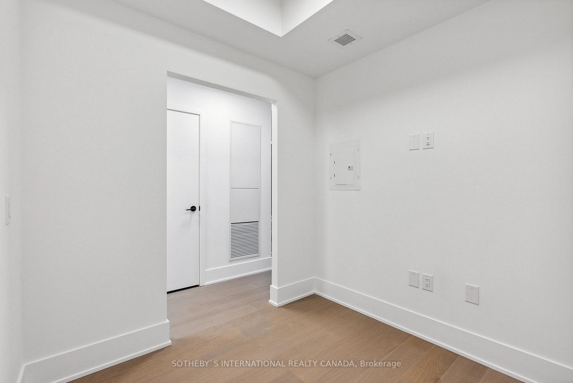 123 Portland Street Unit 1204 photo 10