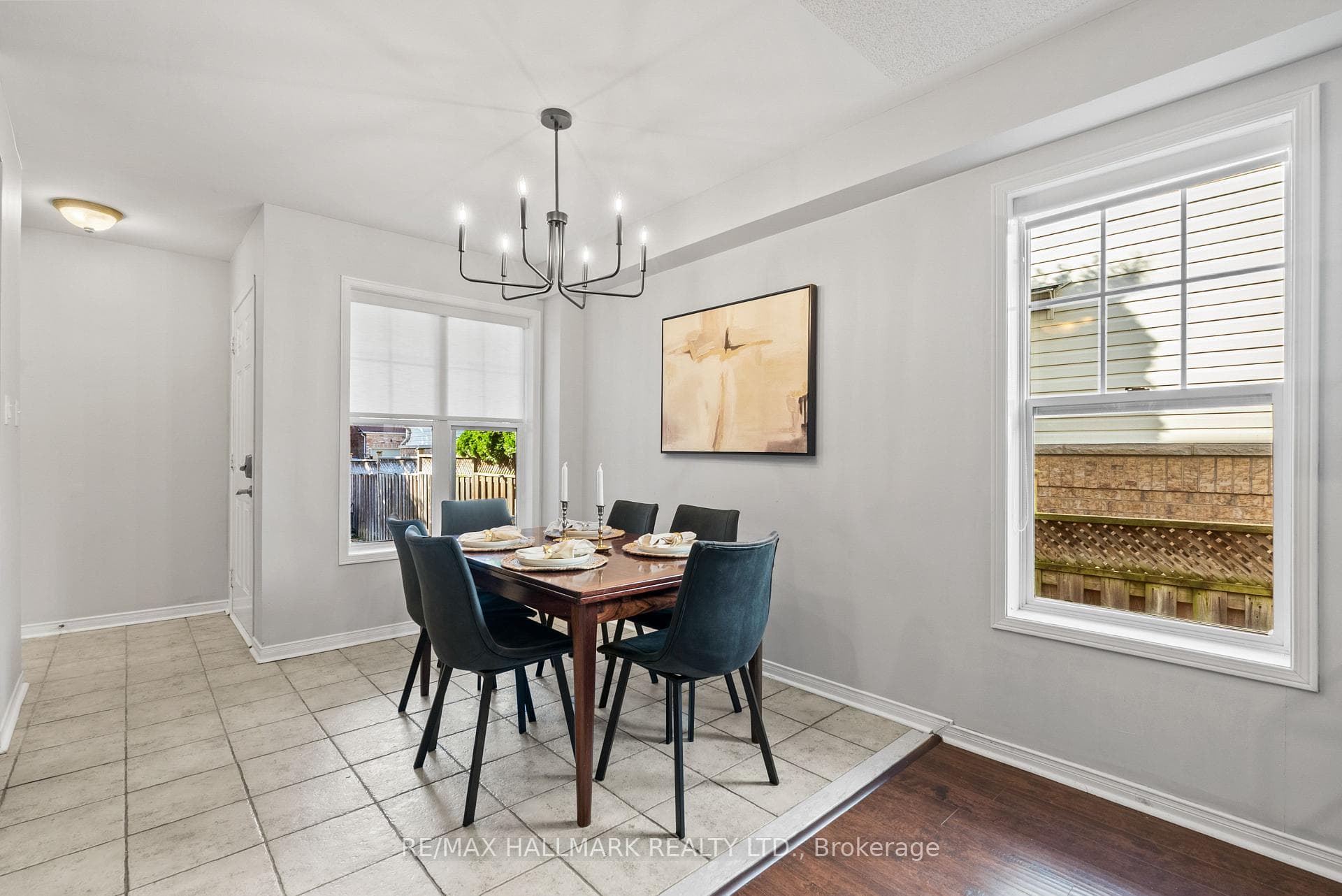 dining room (Open concept)
