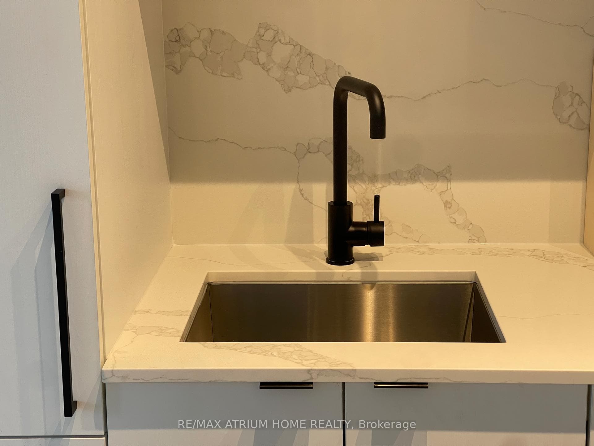 1182 King Street Unit 630 photo 3