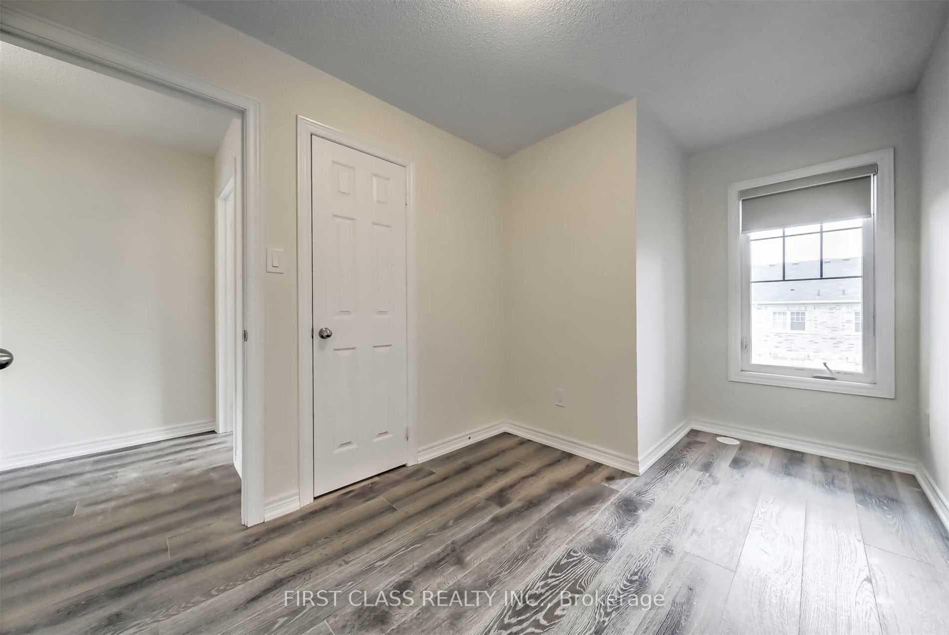 118 Dundas Way photo 7