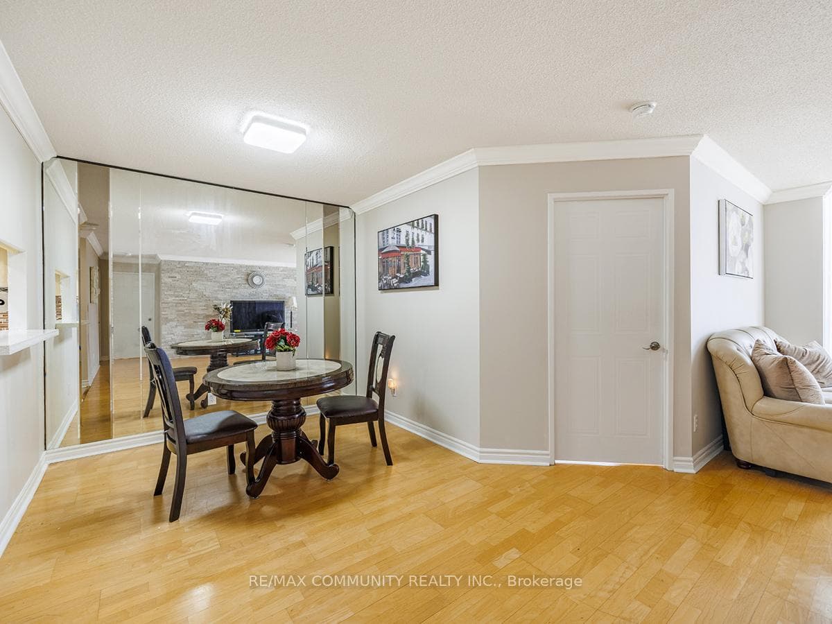 2550 Lawrence Avenue Unit 2204 photo 9