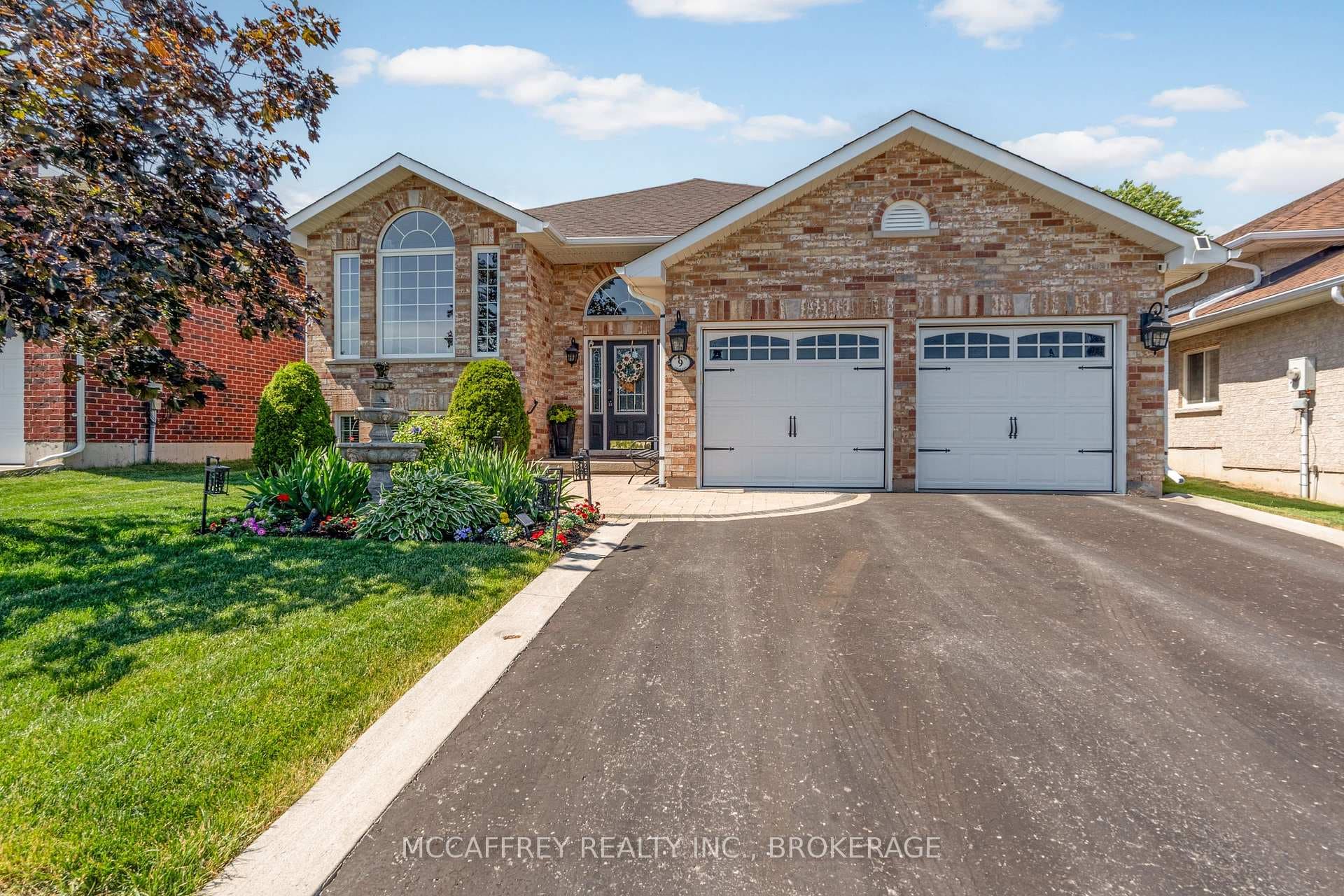 9 Hartwood Crescent photo 1