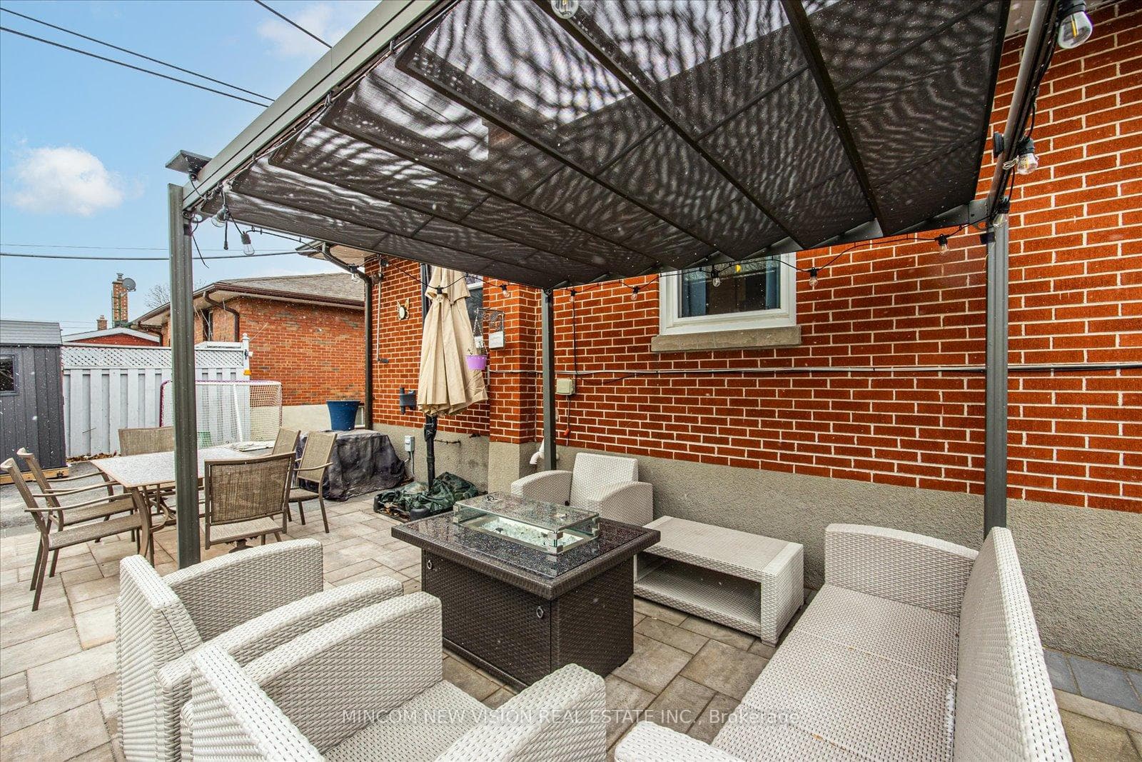 235 Chadburn Street photo 32